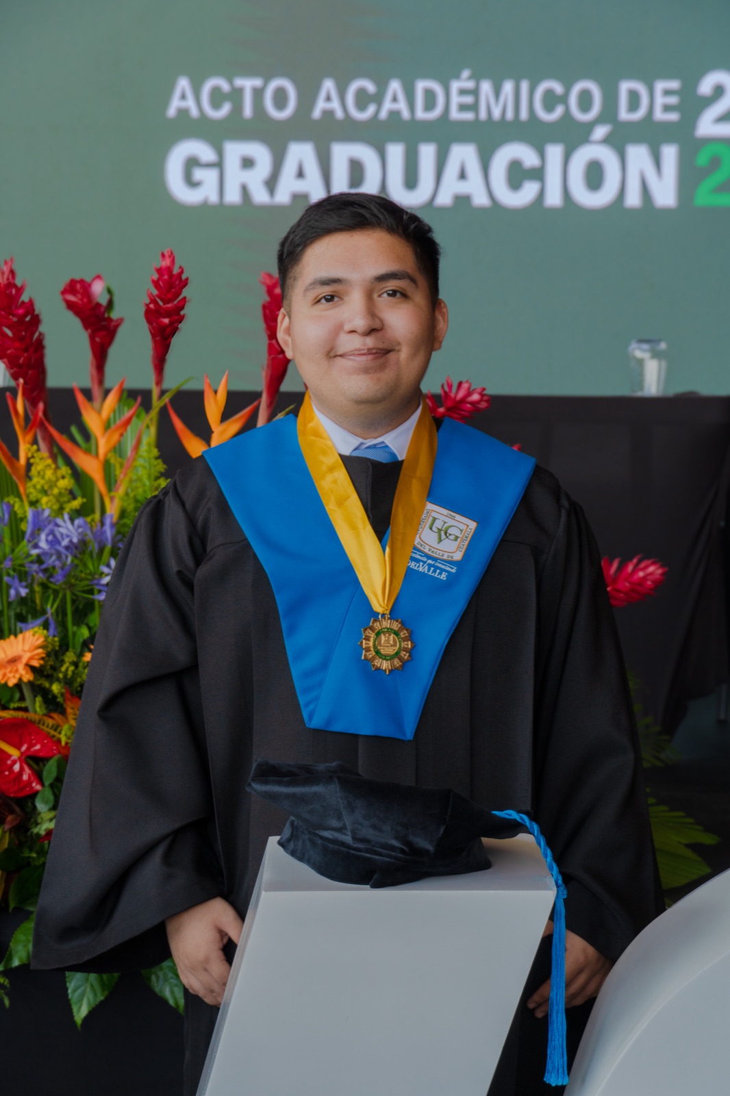 Alejandro José Gómez Hernández en su graduación Summa Cum Laude como ingeniero en Ciencia de la Computación, Universidad del Valle de Guatemala